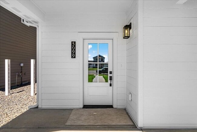 Building Photo - Experience Spacious Luxury: 4 Bedroom, 3 Bath Two-Story Rental Home Awaits