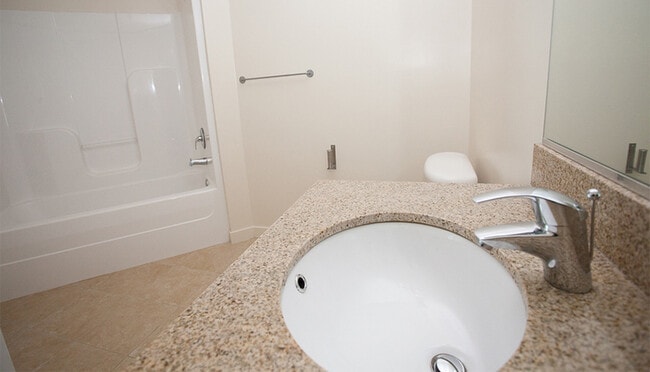 Building Photo - 242 E Water St