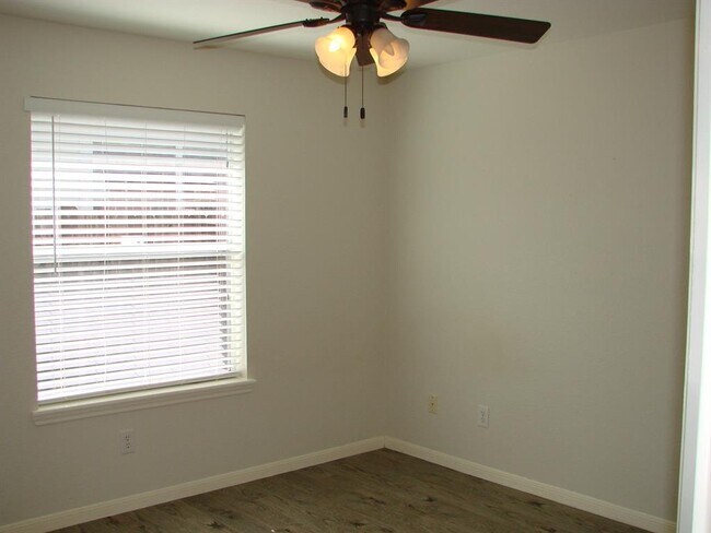 Building Photo - 22434 Cascade Springs Dr