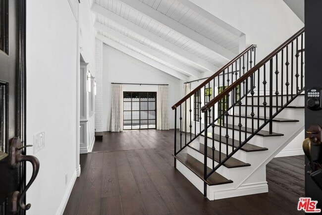 Building Photo - 1060 Chantilly Rd
