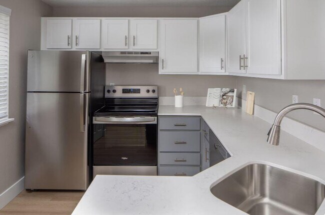 Building Photo - 17500 NW Cornell Rd