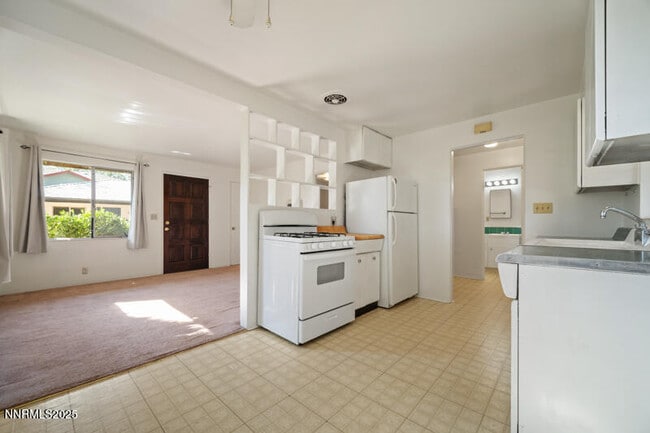 Building Photo - 1245 Plumas St