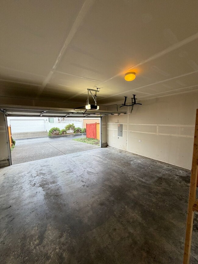 Building Photo - 1277 Hudson St