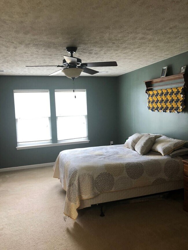 Building Photo - 3 br, 2.5 bath House - 211 Summerfield Drive