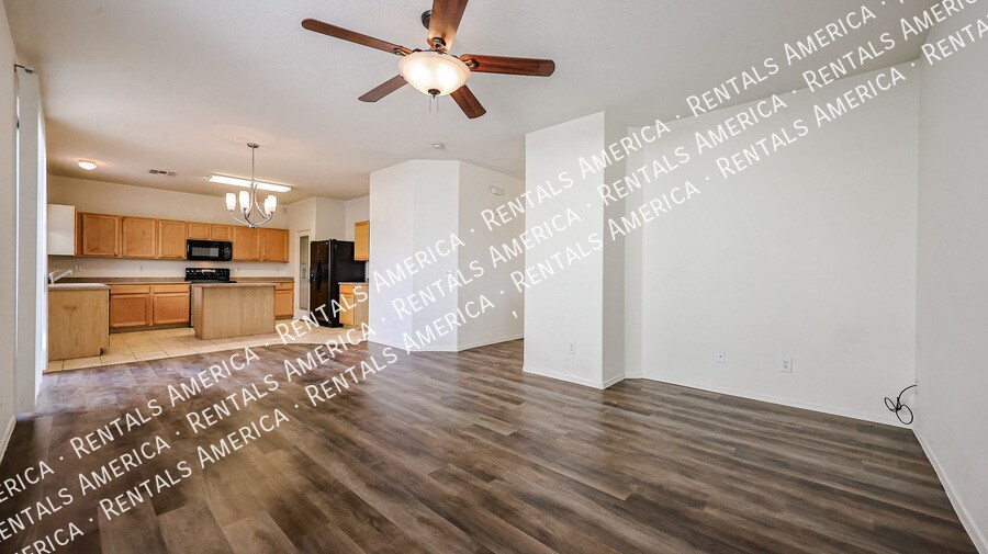 Building Photo - 1110 E Coppola St