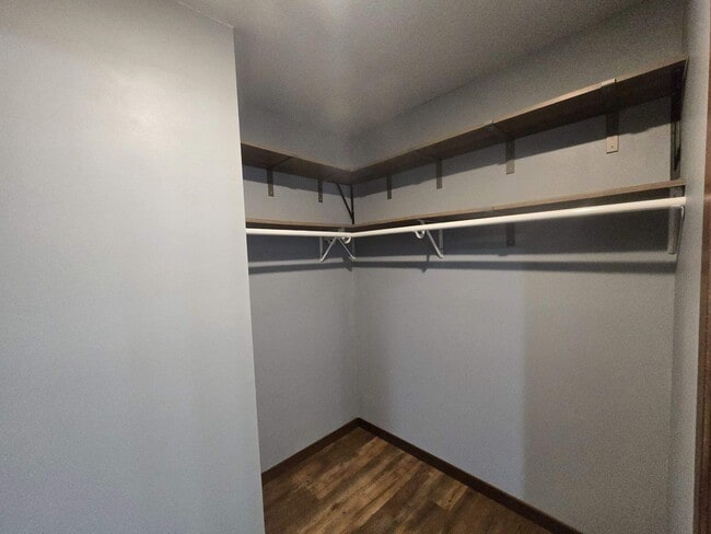 Building Photo - 1934 W 6th St