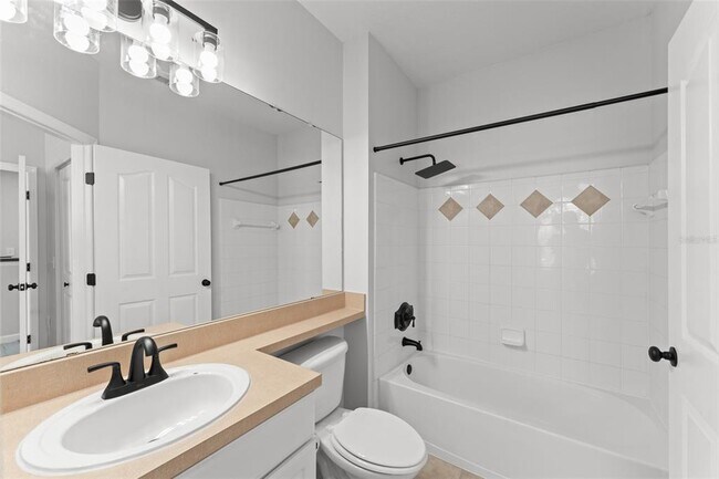 Building Photo - 12825 Madison Pointe Cir