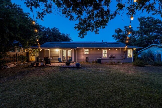 Building Photo - 1611 Ashberry Dr