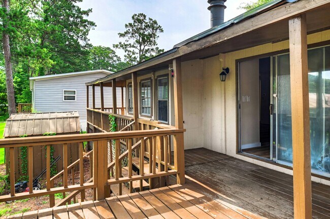 Building Photo - 13904 Anchor Ct