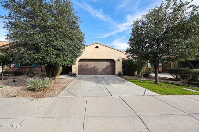 Building Photo - 3535 S Jasmine Dr