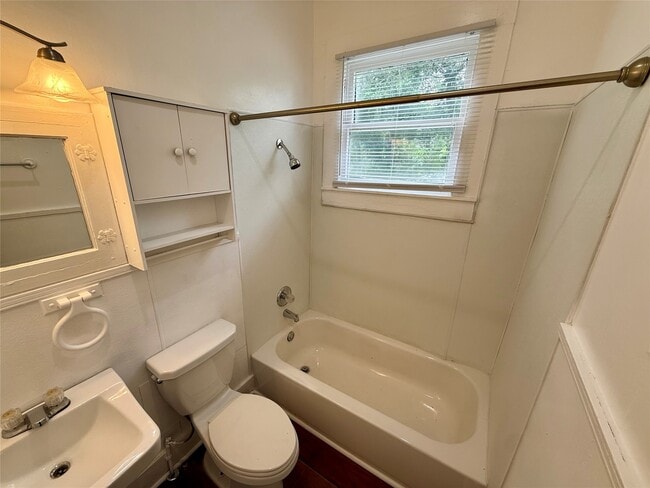 Building Photo - 1403 14th St