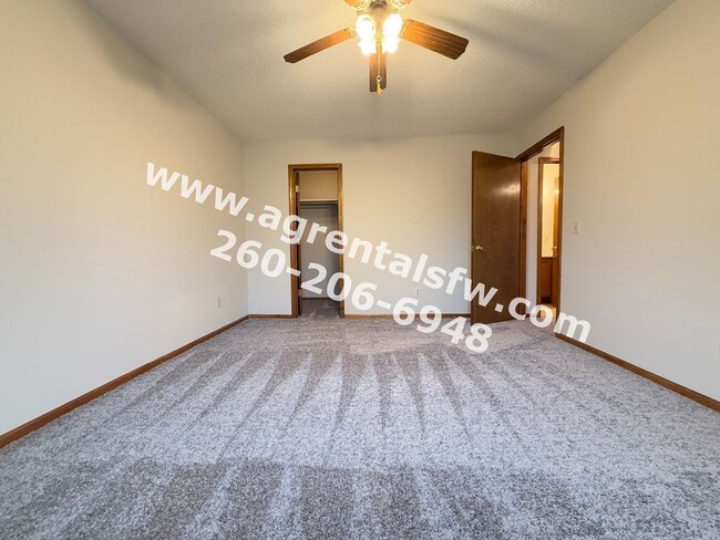 Building Photo - 3 Bedroom House -  $300 off the first mont...