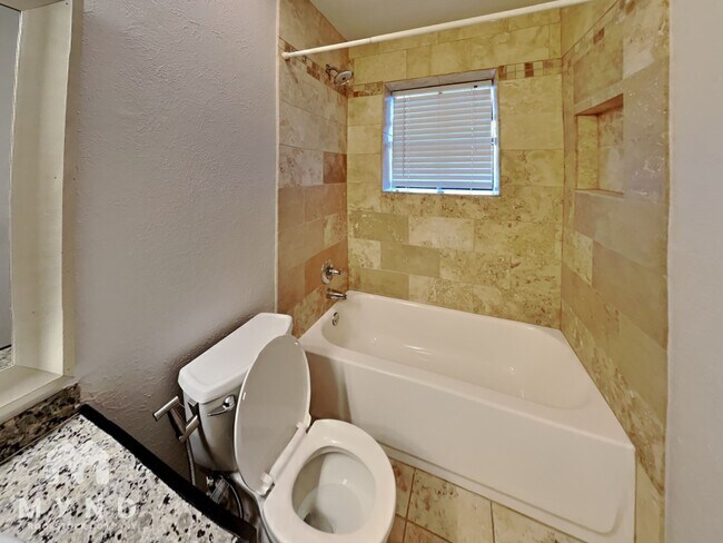 Building Photo - 7525 Holly Hill Dr