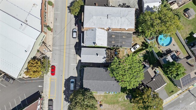 Building Photo - 165 W Main St