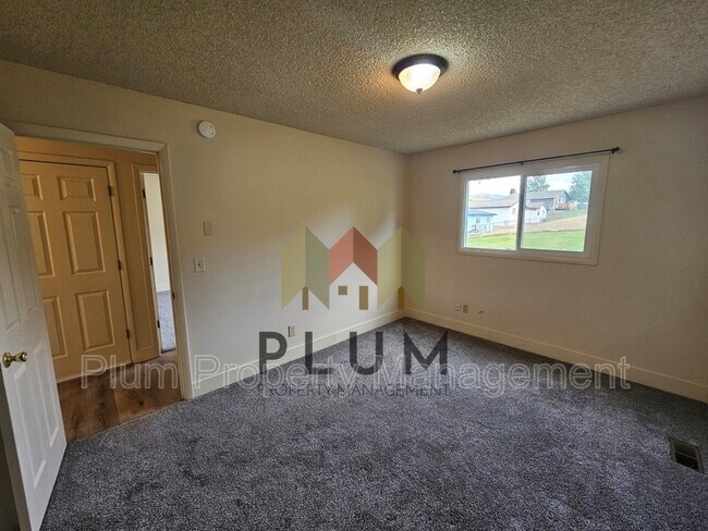 Building Photo - 5602 Bridger Ct