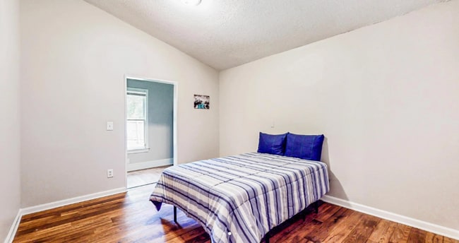 Building Photo - 5437 Biffle Rd