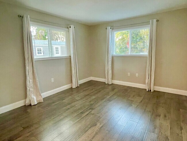 Building Photo - Newly Remodeled 3 Bedroom 2 Bathroom House...