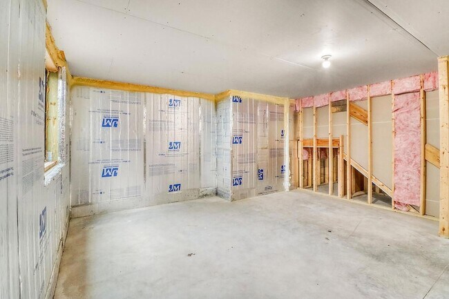 Building Photo - 2439 River's Bend Dr E