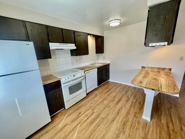 Building Photo - 5420 N Martin St