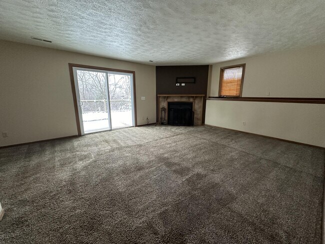 Building Photo - 5811 Whispering Way