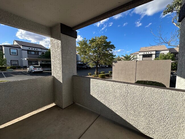 Building Photo - 7255 W Sunset Rd