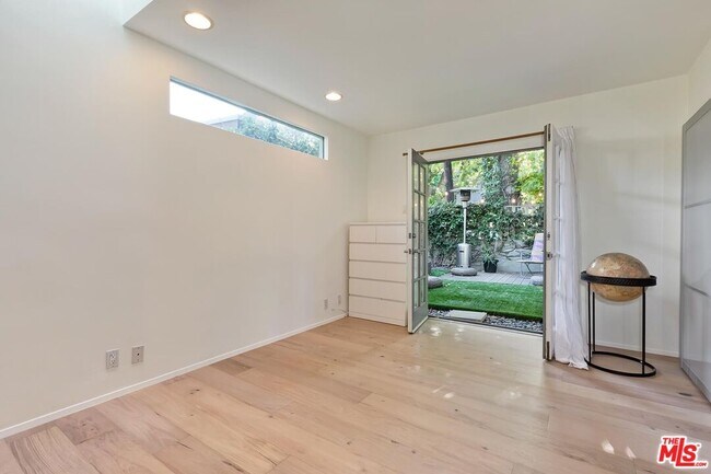 Building Photo - 7586 Woodrow Wilson Dr