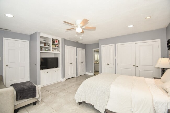 Building Photo - 3912 Childress St