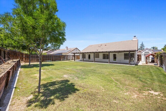 Building Photo - 10303 Roehampton Ave