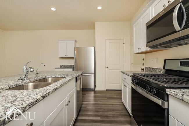 Building Photo - 5227 Dawn Break