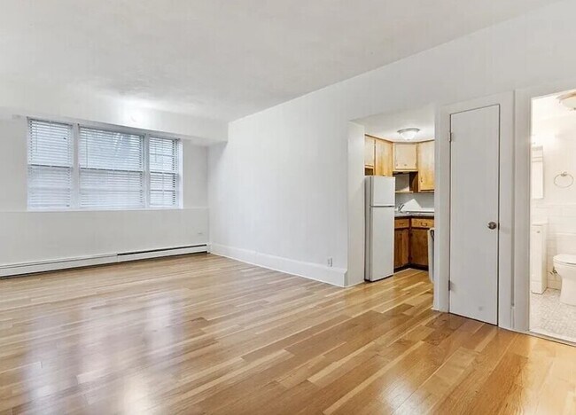 Building Photo - 50 Follen St