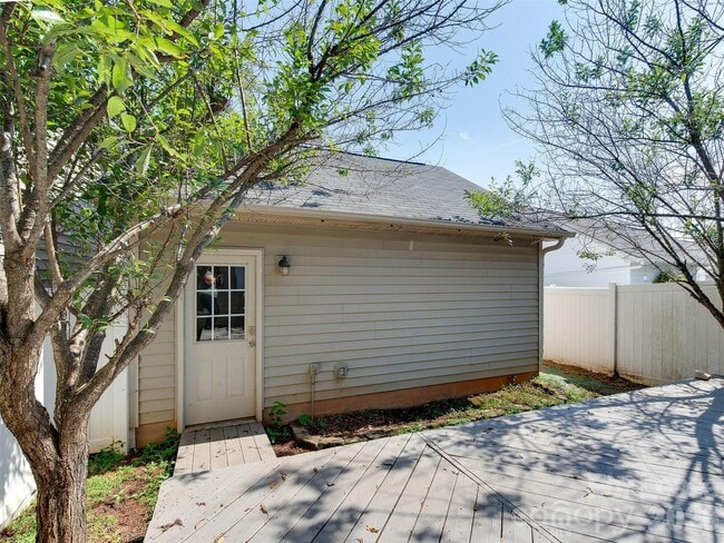 Building Photo - 8164 Bridgegate Dr