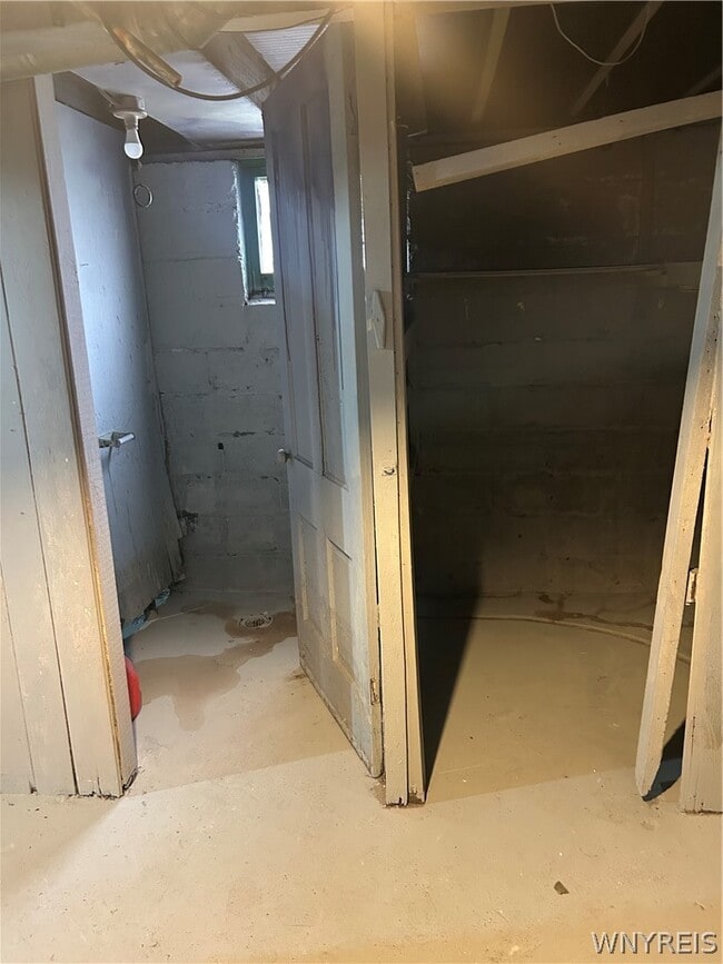 Building Photo - 411 Cambridge Ave