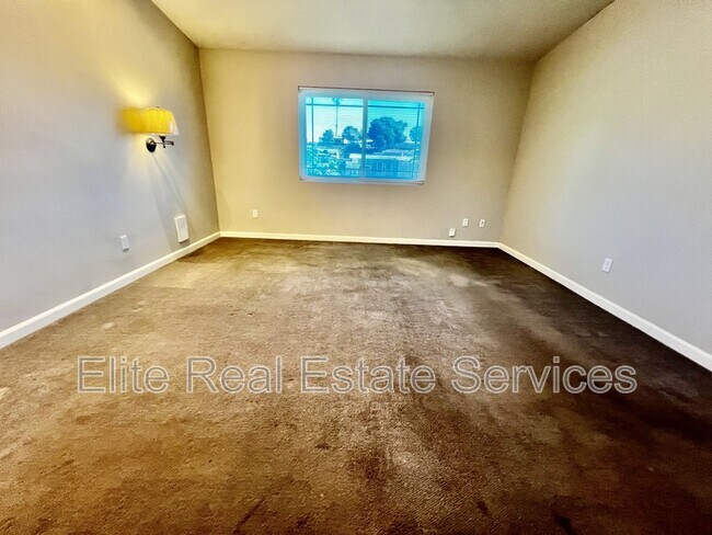 Building Photo - 1012 Barrett Ave