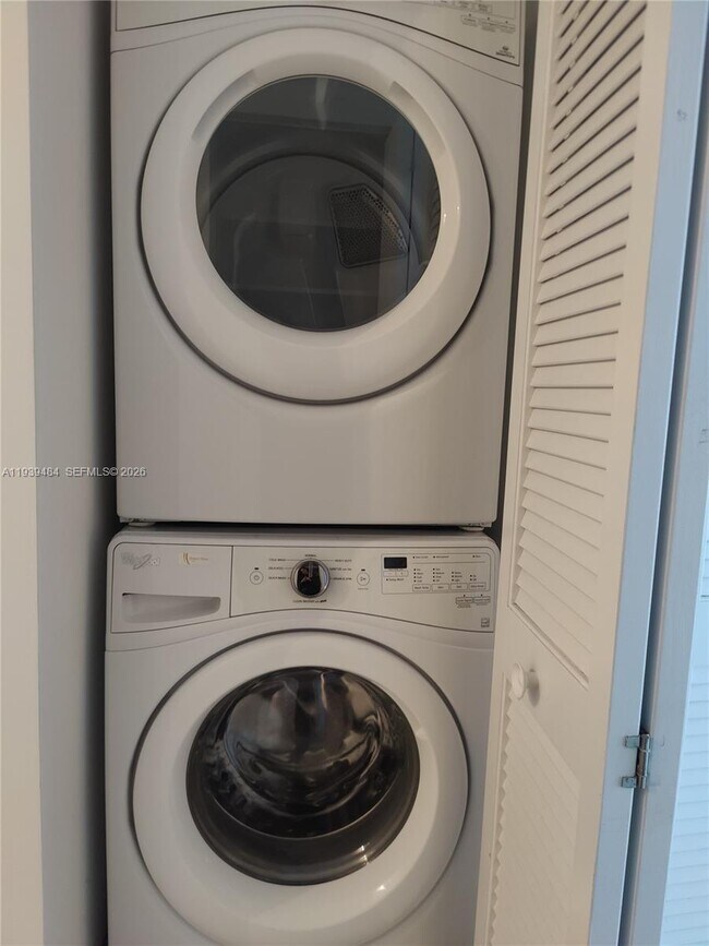 Building Photo - 488 NE 18th St