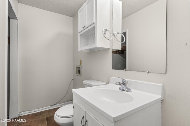 Building Photo - 115 Woodworth Ln