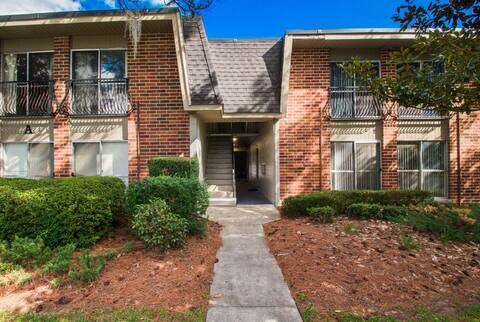 Building Photo - 1700 SW 16th Ct