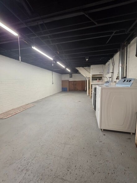 Building Photo - 22230 Tenny St