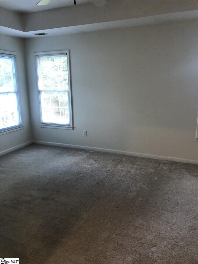 Building Photo - 4 Birchleaf Ln