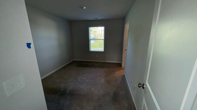 Building Photo - Lovely 3-Bedroom Home in a Quiet Kansas Ci...