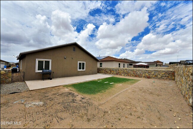 Building Photo - 872 Colbert Shapleigh Pl