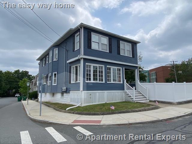 Building Photo - 122 Frederick Ave