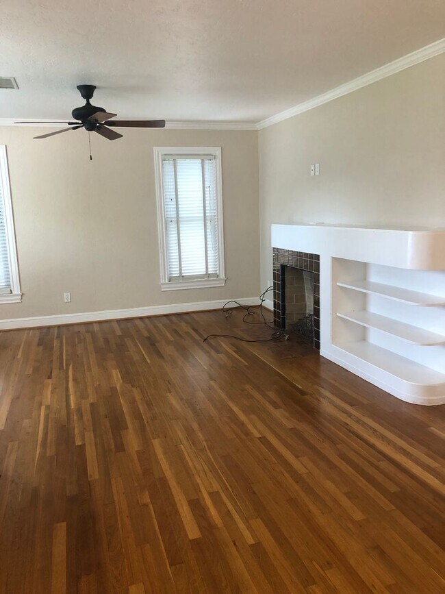 Building Photo - Super Cute Bivins Home For Rent! 2 Bedroom, 1 Bathroom, 1 Car Garage, Great Yard!