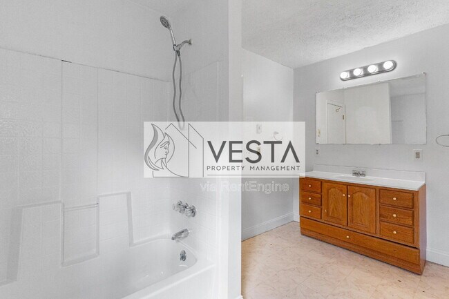 Building Photo - 303 Tarheel Dr