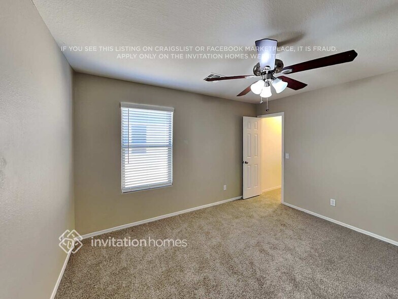 Building Photo - 30546 N Honeysuckle Dr