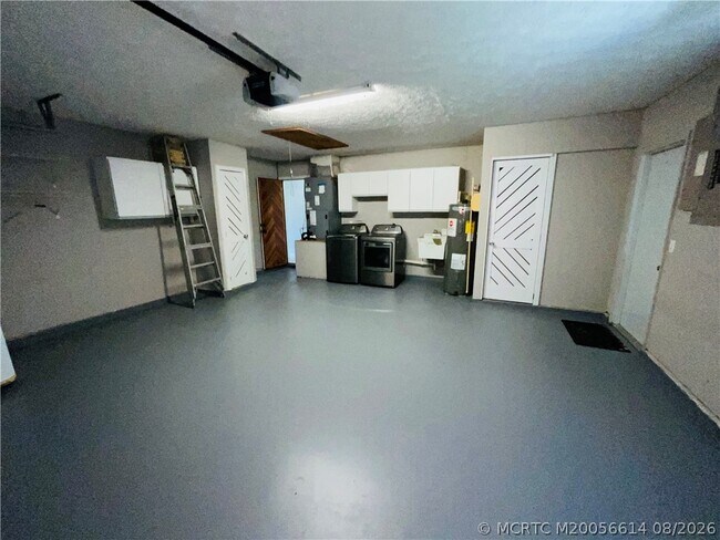Building Photo - 1634 SW Gemini Ln