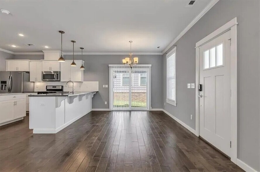 Building Photo - 1736 S 39th Pl