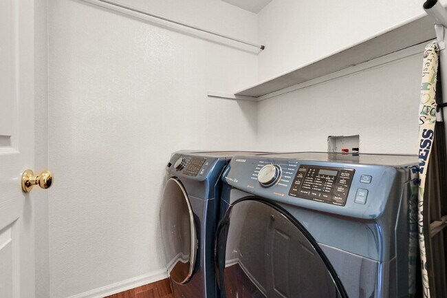 Building Photo - $2,650.00 - 4 Bedrooms, 2.5 Bathrooms, Sin...
