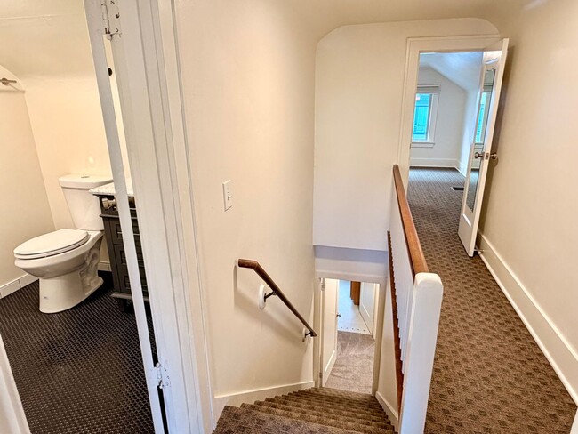 Building Photo - FORD DUPLEX