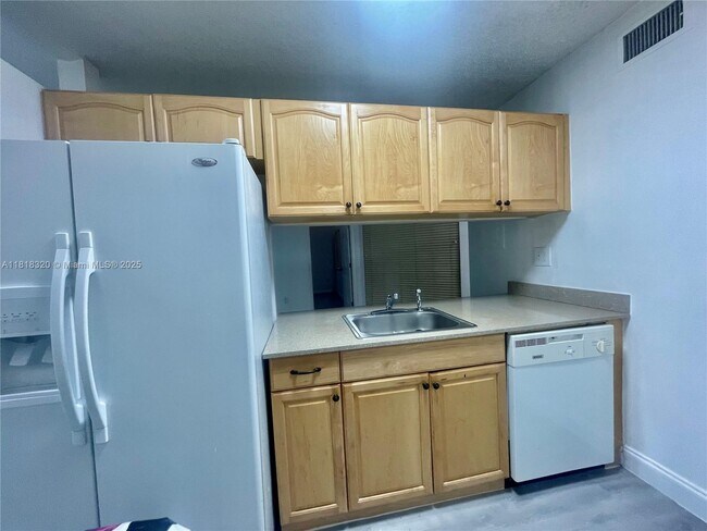 Building Photo - 15675 SW 74th Cir Dr