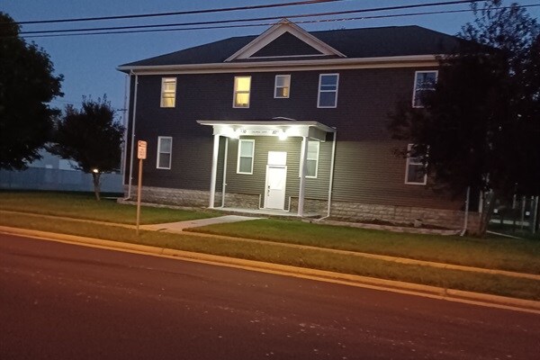 Building Photo - 1528 5th St